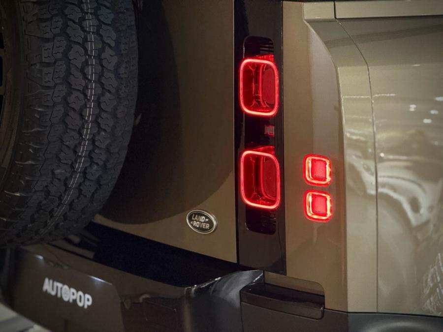 DEFENDER 90 P300 - Image 10