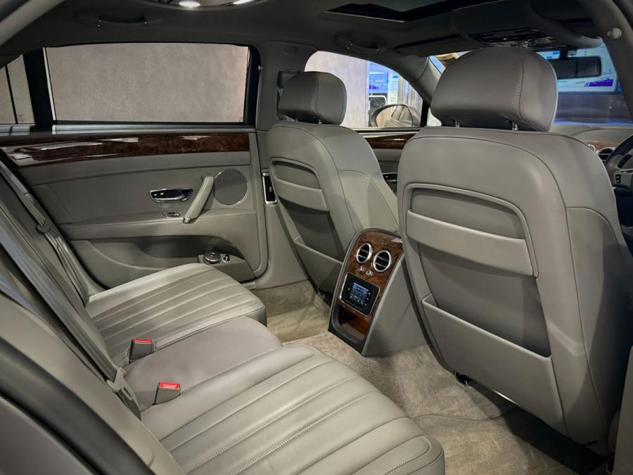 FLYING SPUR W12 - Image 11