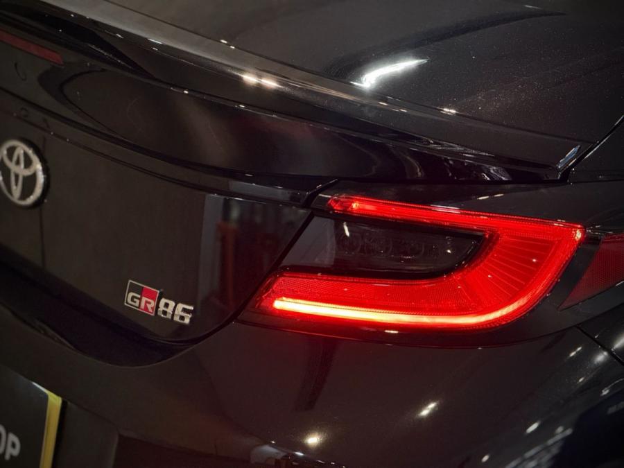 GR86 SZ - Image 5