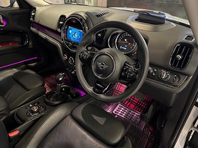 MINI Cooper COUNTRYMAN S - Image 4