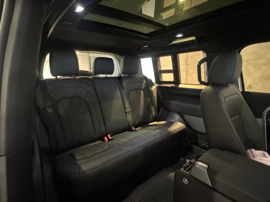 Defender 90 P300 - Image 4