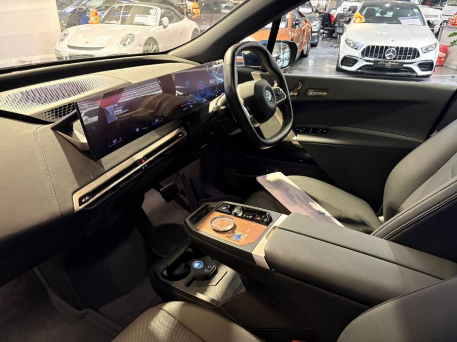 iX xDrive40i - Image 7