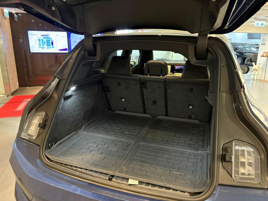 iX xDrive40i - Image 9
