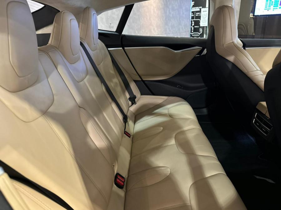 MODEL S 70 KWH - Image 9