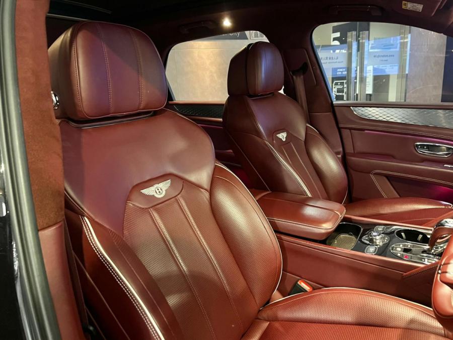 BENTAYGA V8 - Image 5