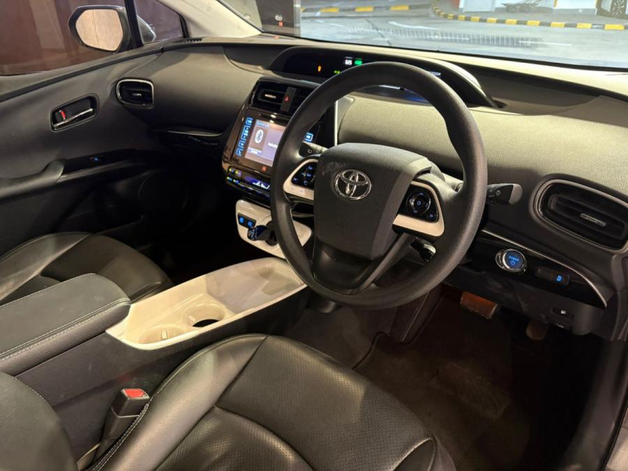Prius 1.8 Hybrid S - Image 4