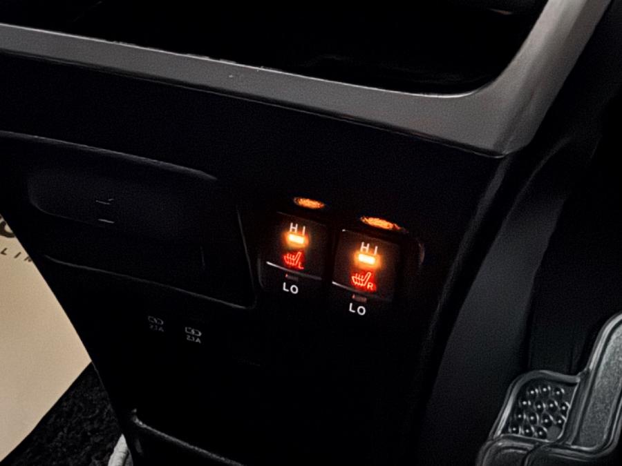 Voxy ZS Hybrid 煌III Modellista - Image 8