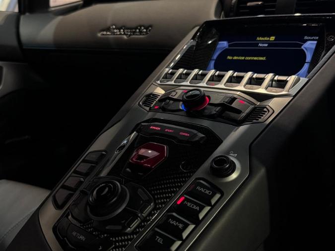 AVENTADOR LP700-4 ROADSTER - Image 9