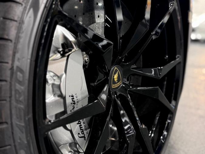 AVENTADOR LP700-4 ROADSTER - Image 11