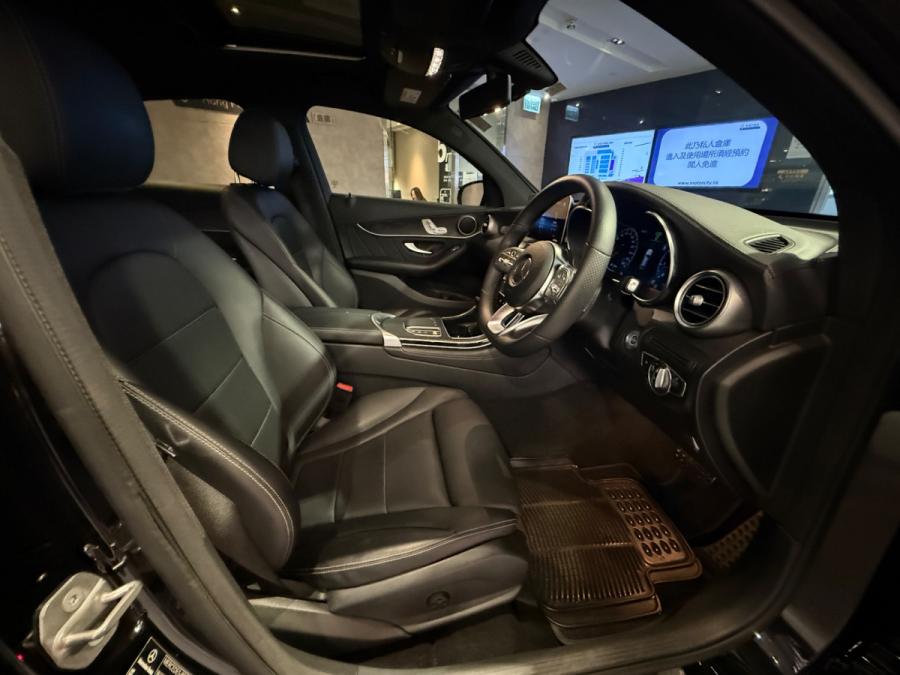 GLC300  COUPE AMG - Image 4