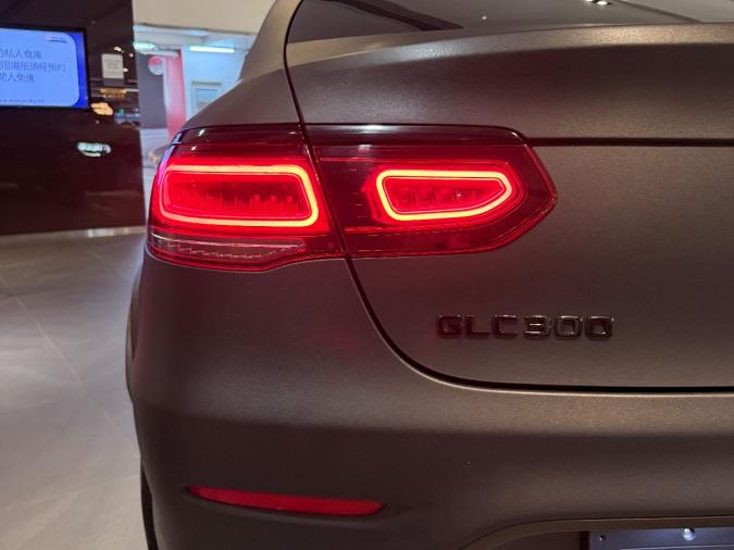GLC300  COUPE AMG - Image 9