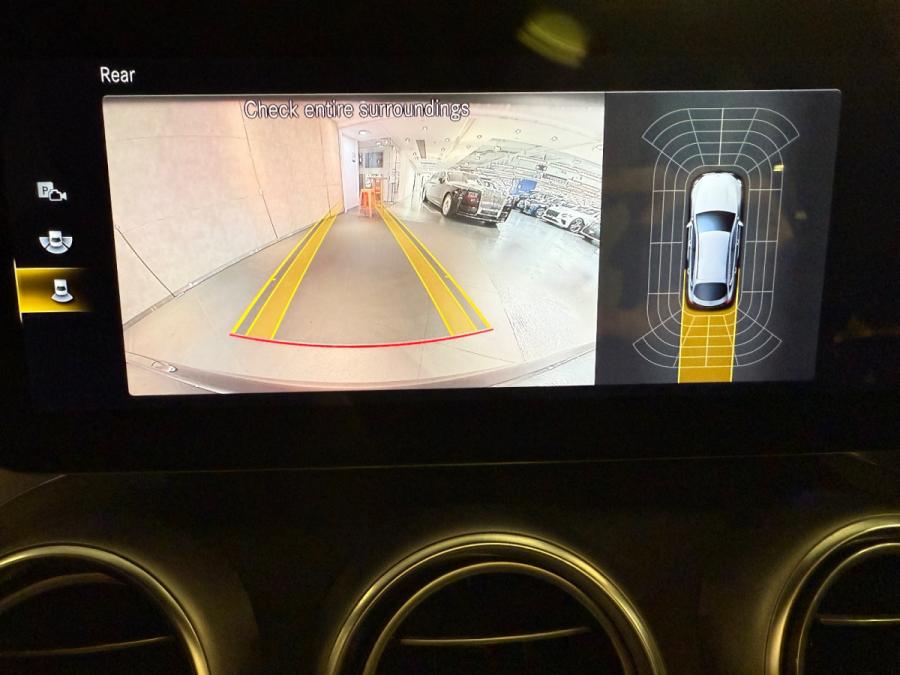 GLC300  COUPE AMG - Image 6