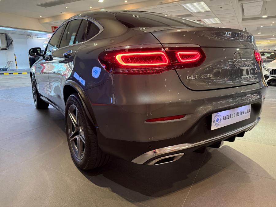 GLC300  COUPE AMG - Image 15