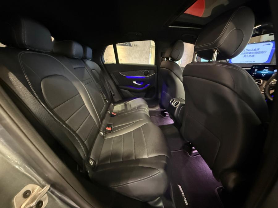 GLC300  COUPE AMG - Image 16