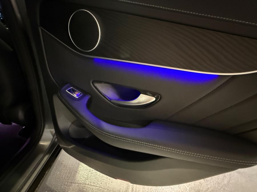 GLC300  COUPE AMG - Image 17