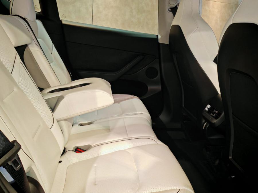 MODEL Y LONG RANGE 4WD - Image 7