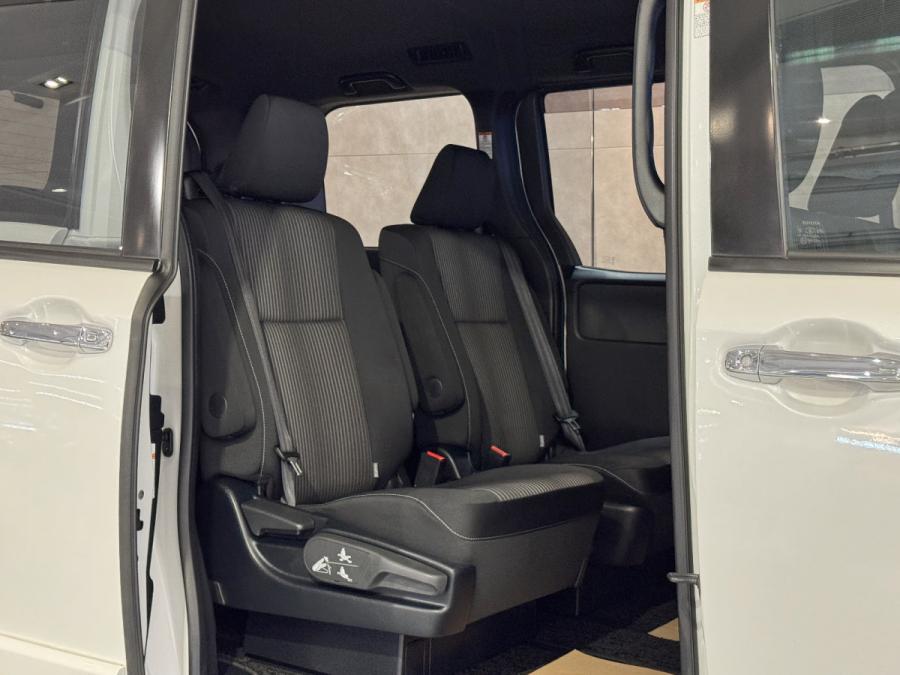 Voxy ZS Hybrid Modellista - Image 5