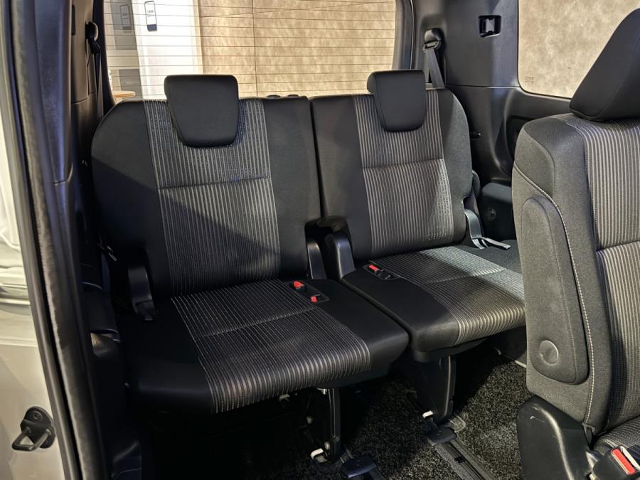 Voxy ZS Hybrid Modellista - Image 6