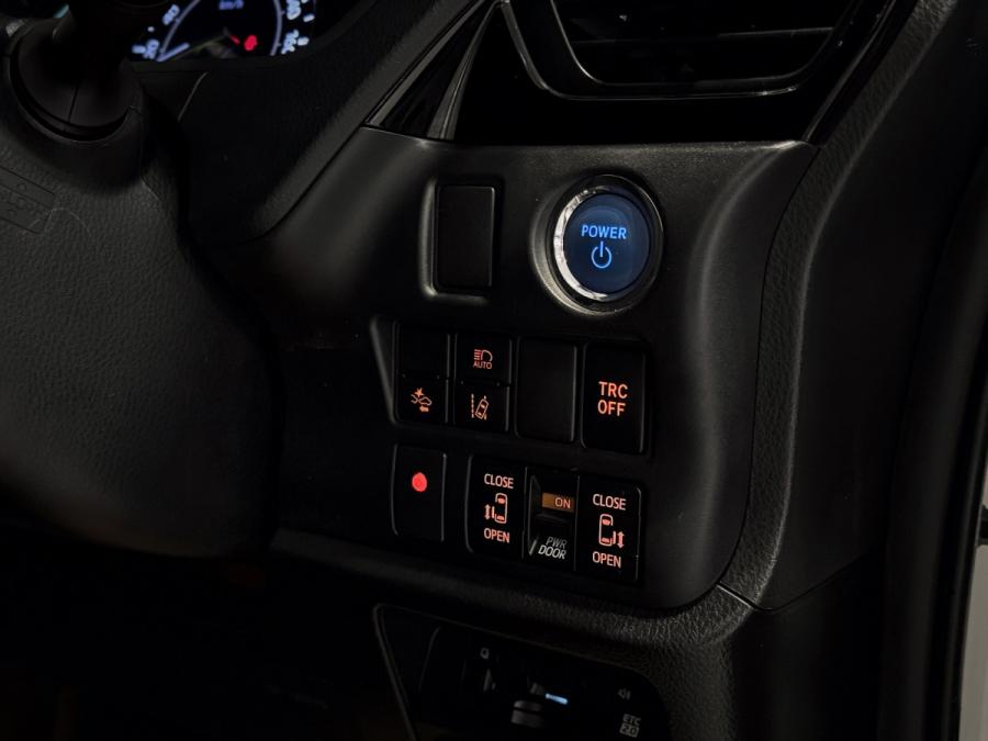 Voxy ZS Hybrid Modellista - Image 8