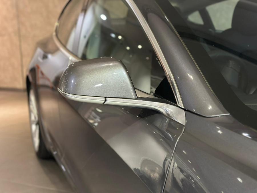 MODEL 3 STANDARD RANGE PLUS REAR WHEEL DRIVE - Image 2