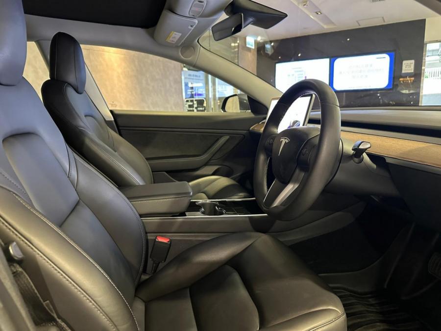 MODEL 3 STANDARD RANGE PLUS REAR WHEEL DRIVE - Image 8