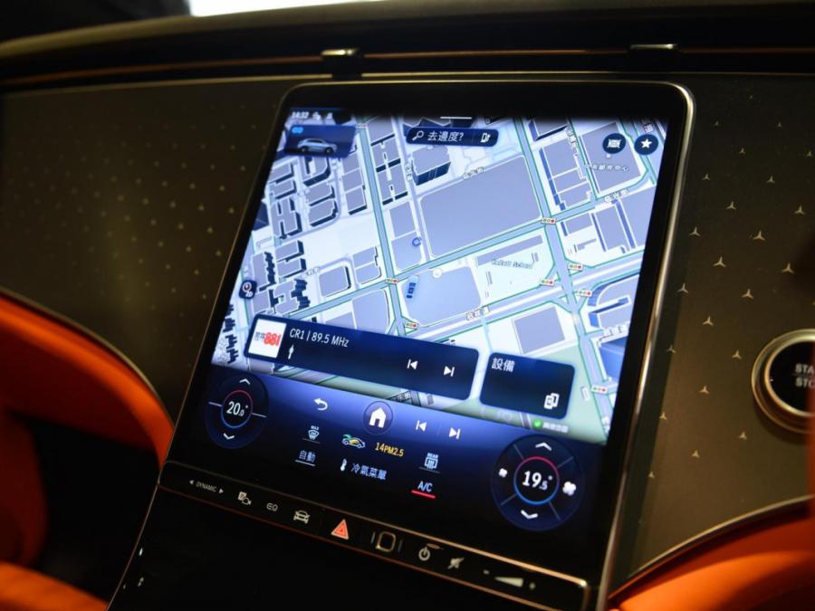 EQE SUV 350 4MATIC AMG LINE - Image 27