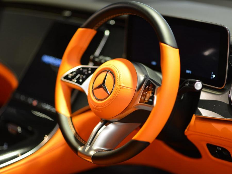 EQE SUV 350 4MATIC AMG LINE - Image 9