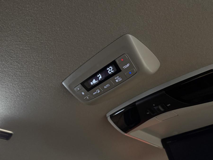 Stepwgn SPADA e:HEV EX Cool - Image 8