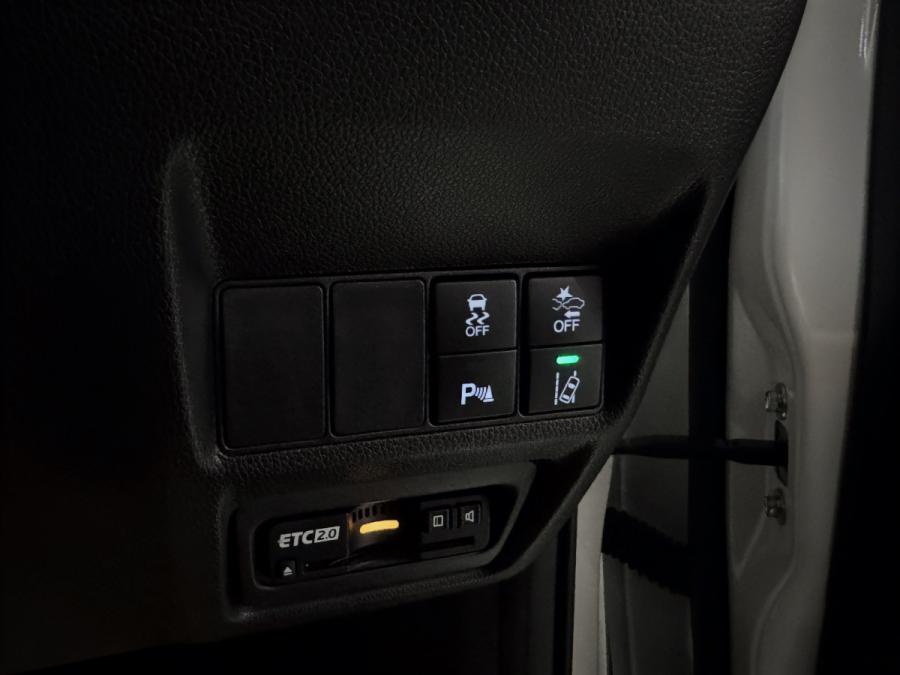 Stepwgn SPADA e:HEV EX Cool - Image 11