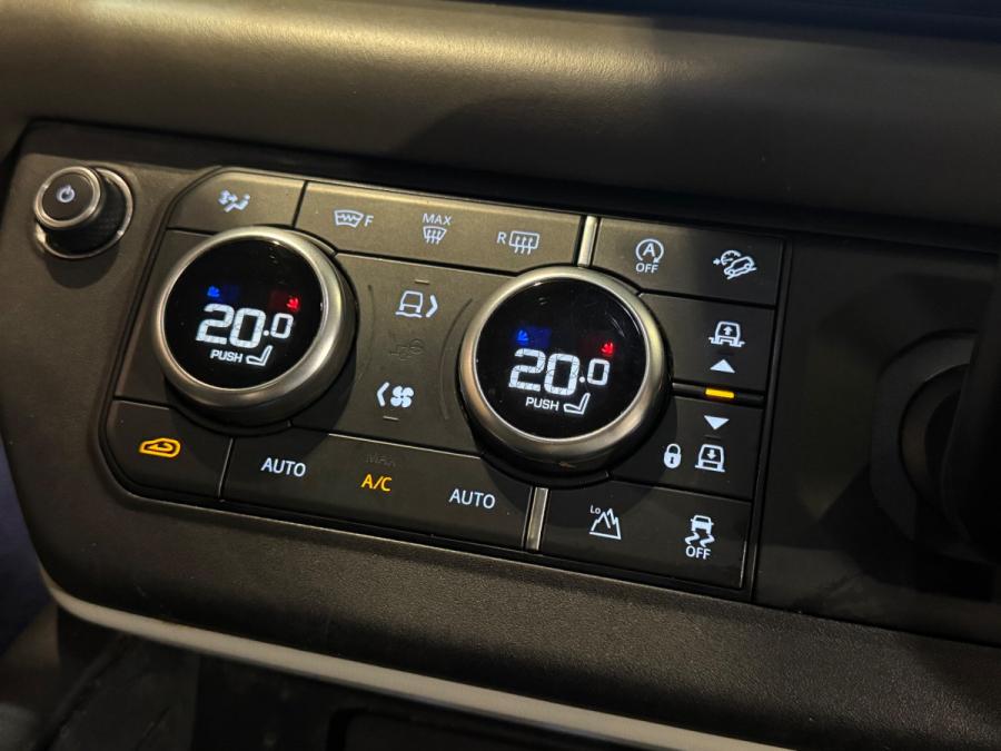 Defender 90 P300 HSE - Image 3