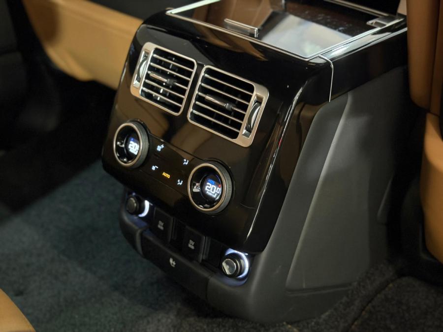 RANGE ROVER 5.0 V8 SC LWB AUTOBIOGRAPHY - Image 13