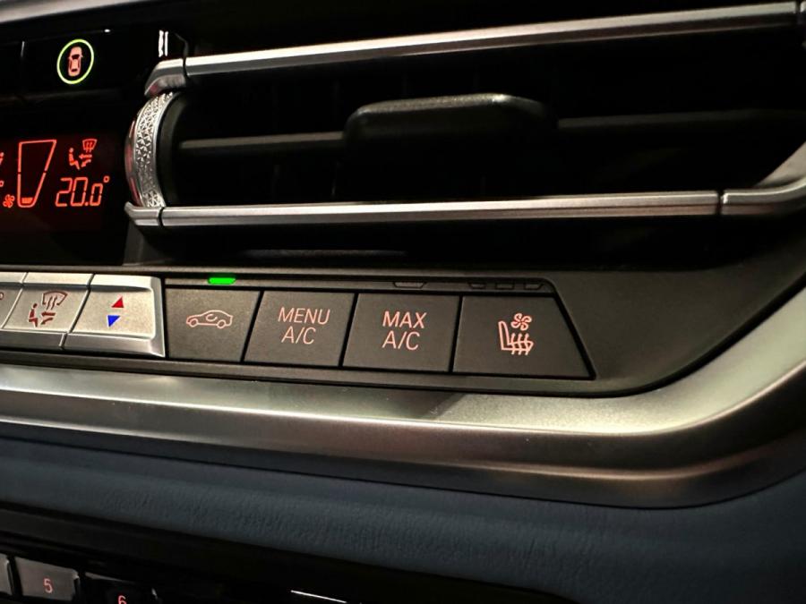 M4 COMPETITION COUPE - Image 10