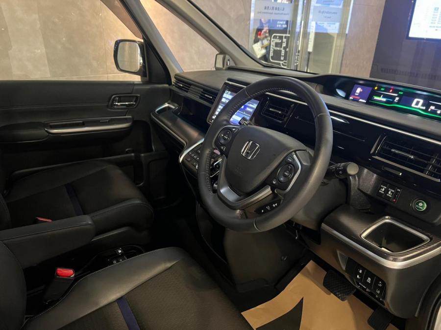 EX SPADA e:HEV BLACK STYLE - Image 6