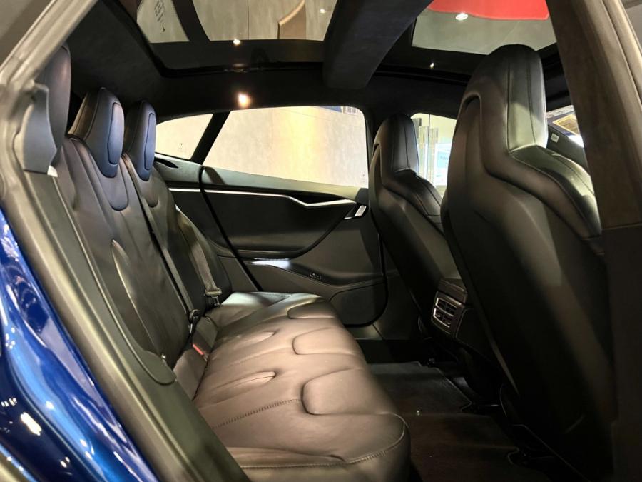 MODEL S 70D - Image 9