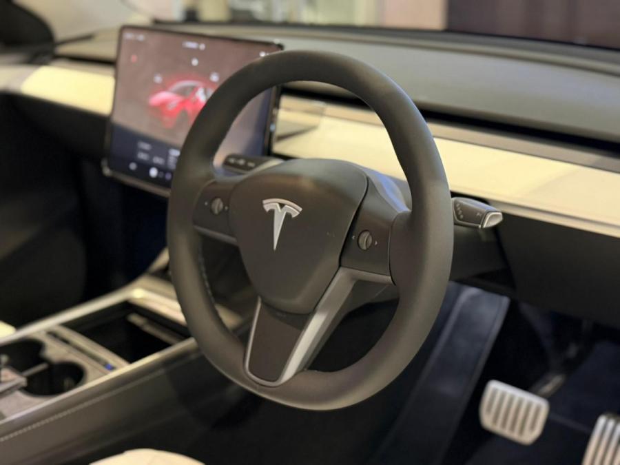 MODEL Y PERFORMANCE DUAL MOTOR - Image 4