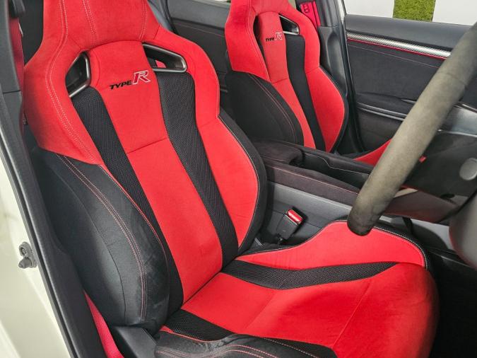 Civic typeR FK8 - Image 2