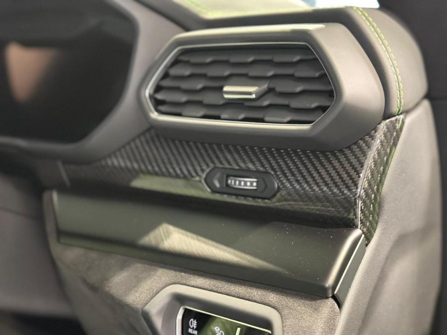 URUS 4.0 5 SEATS - Image 4