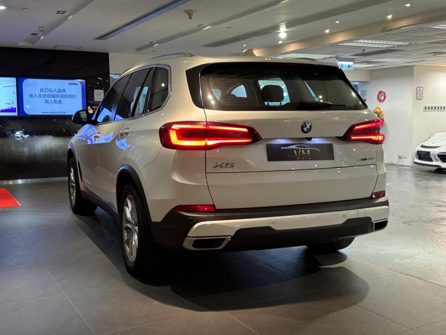 X5  4.0i X Drive 七座 - Image 3