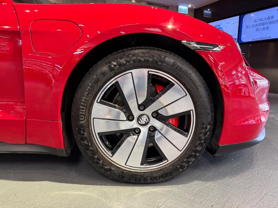 Taycan 4S - Image 19