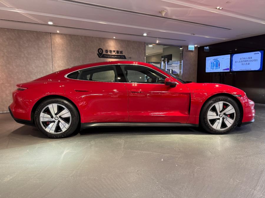 Taycan 4S - Image 18