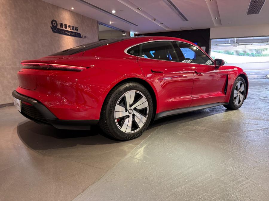 Taycan 4S - Image 11