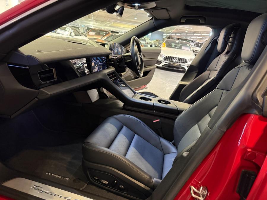 Taycan 4S - Image 10