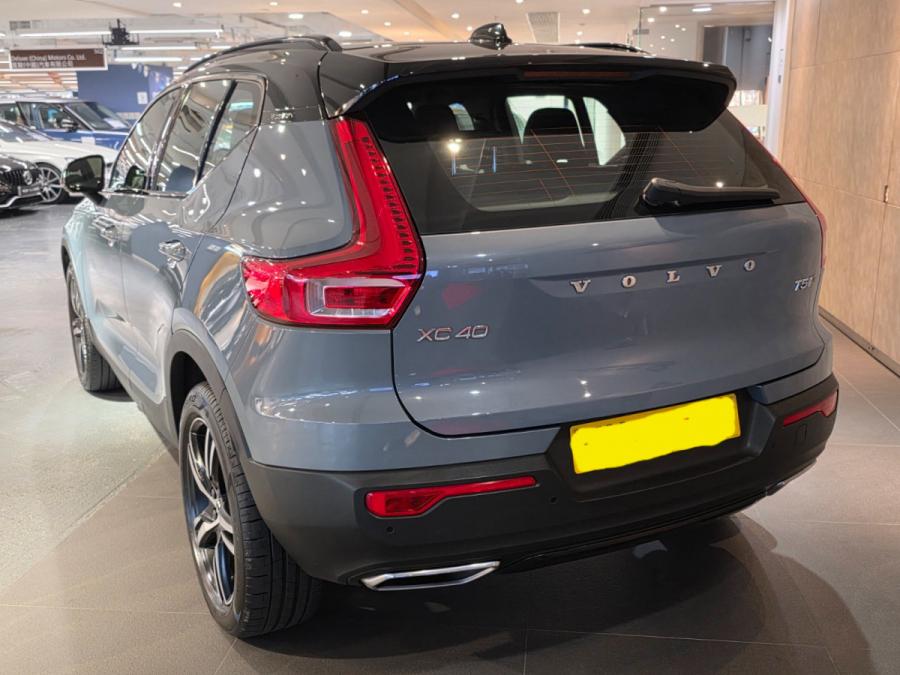 XC40 T5 R-DESIGN - Image 3