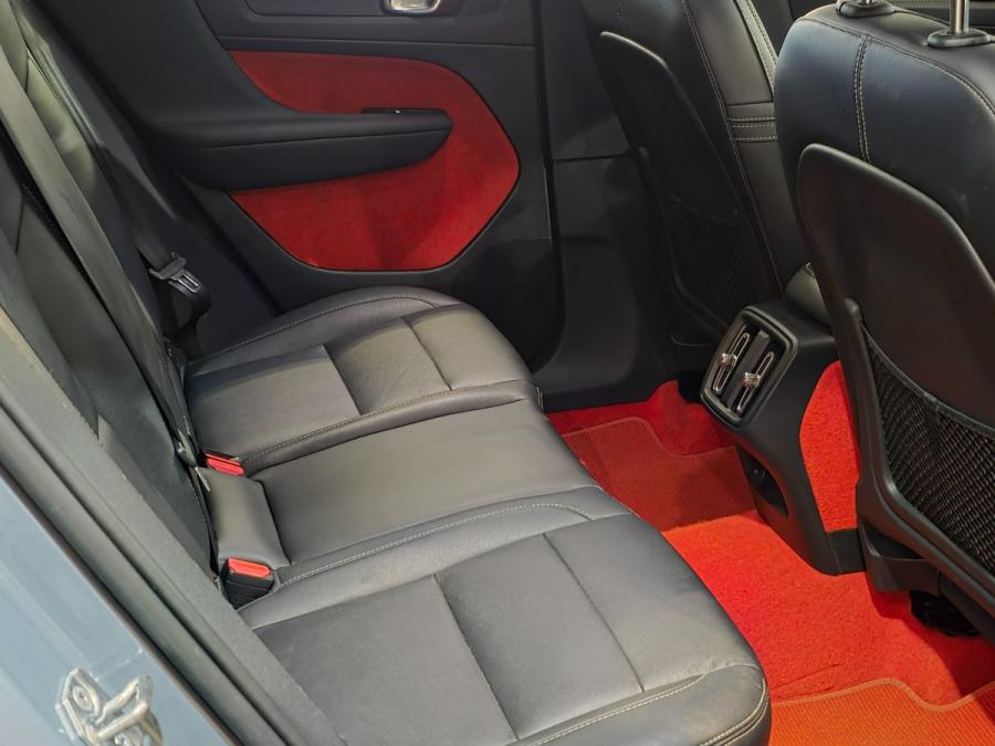 XC40 T5 R-DESIGN - Image 7