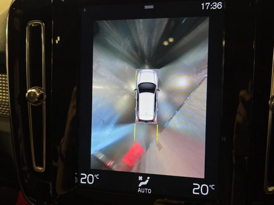 XC40 T5 R-DESIGN - Image 11