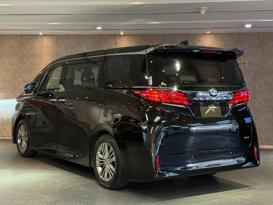 Alphard Hybrid - Image 3