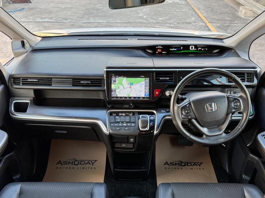 Stepwgn spada E;hev  EX cool - Image 6