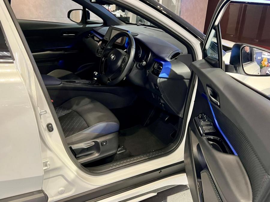 C-HR Hybrid - Image 2