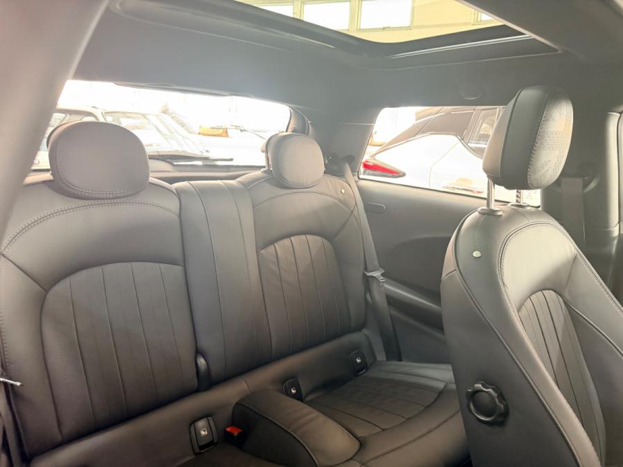 mini cooper S E automatic - Image 4