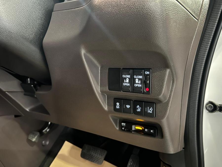 FREED HYBRID GB7 7座 - Image 4